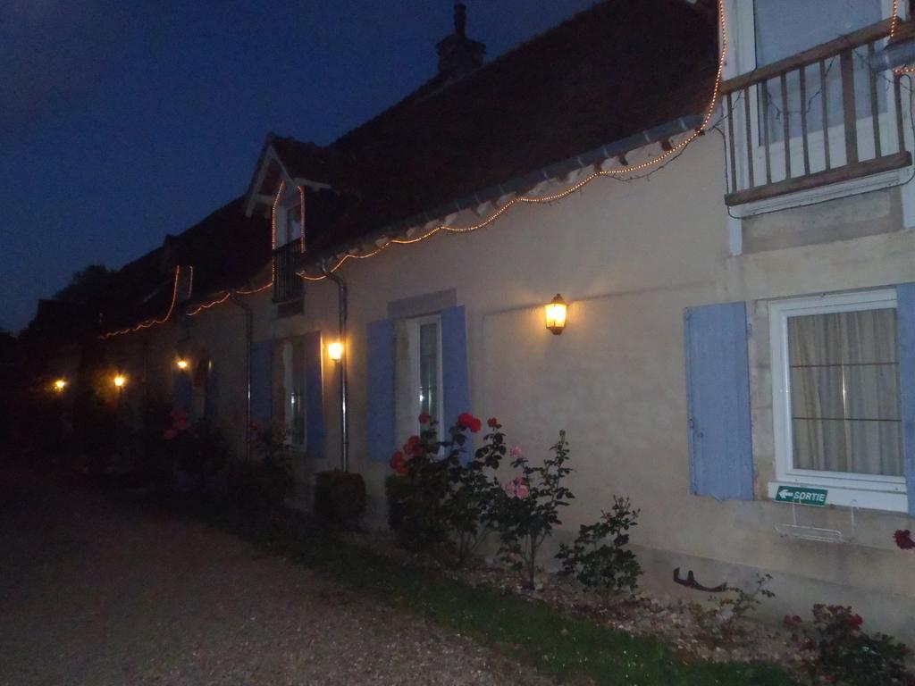 Chambres D'Hotes Du Domaine De Jacquelin Saint-Germain-du-Puy Exterior photo